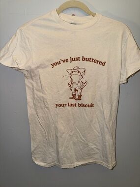 Gildan Cream T-Shirt with Graphic